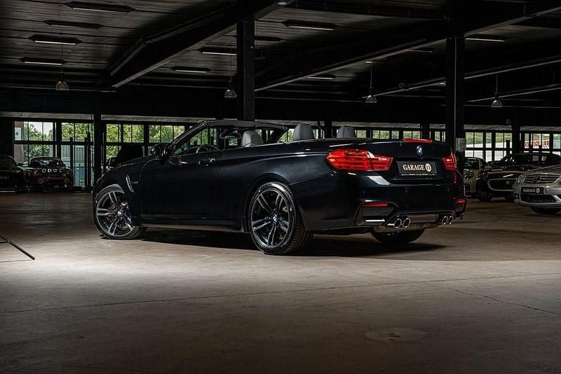 Begagnad BMW M4 Comfort Edition 431 HK (317 kW) 2015 Svart Cab