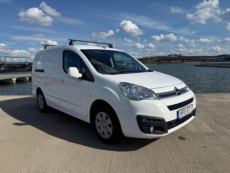 Vit Begagnad 2018 Citroën Berlingo Minibuss | 99 500 kr (Marknadspris) - Bild 1/4