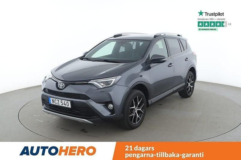 Mörkgrå Begagnad 2016 Toyota RAV4 Active SUV | 196 000 kr (Marknadspris) - Bild 1/4