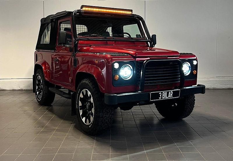Begagnad Land Rover Defender 122 HK (89 kW) 1999 Mörkröd SUV