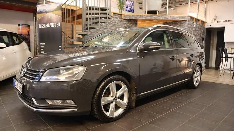 Mörkgrå Begagnad 2011 VW Passat GT Kombi | 69 900 kr (Marknadspris) - Bild 1/4