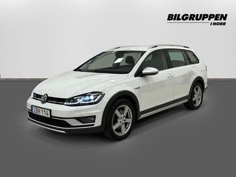 Vit Begagnad 2017 VW Golf Alltrack Kombi | 199 900 kr (Marknadspris) - Bild 1/4