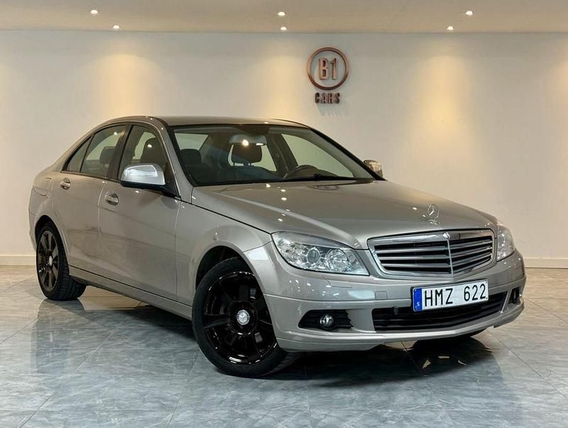 Silver Begagnad 2008 Mercedes C220 Sedan | 99 000 kr (Marknadspris) - Bild 1/4