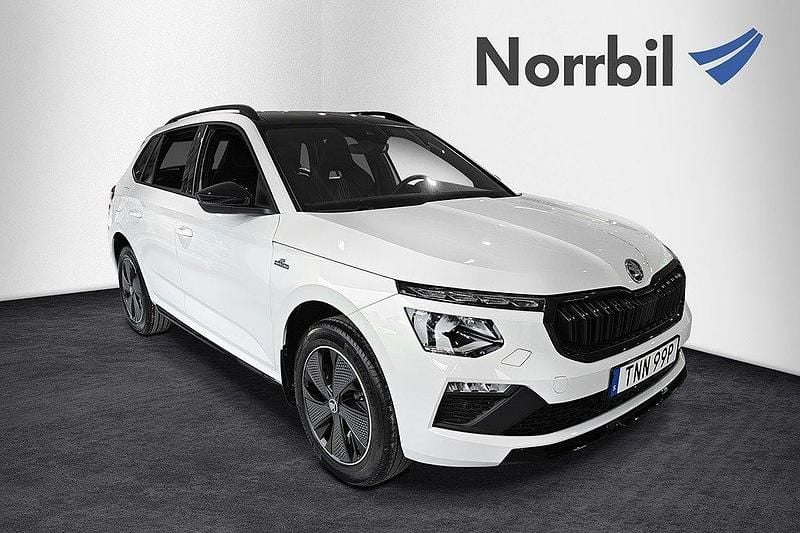 Vit Ny 2025 Skoda Kamiq Monte Carlo SUV | 315 900 kr (Marknadspris) - Bild 1/4