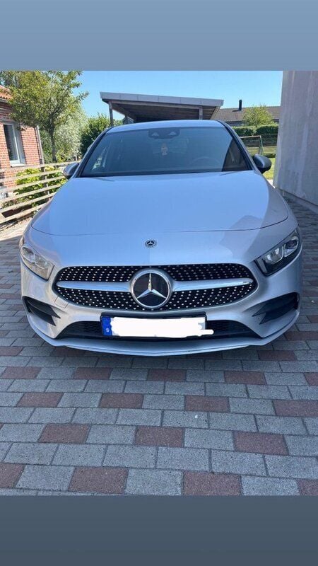Silver Begagnad 2020 Mercedes A200 AMG Halvkombi | 265 000 kr - Bild 1/4