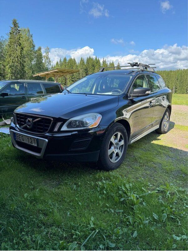 Svart Begagnad 2011 Volvo XC60 SUV | 75 000 kr (Bra pris) - Bild 1/1