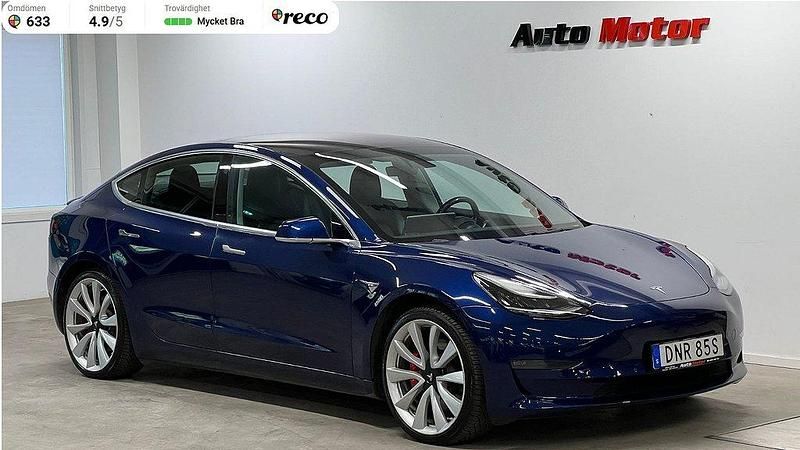 Blå Begagnad 2019 Tesla Model 3 Performance Sedan | 229 900 kr (Marknadspris) - Bild 1/3