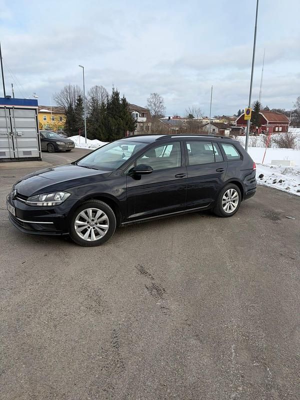 Begagnad VW Golf VII 110 HK (80 kW) 2018