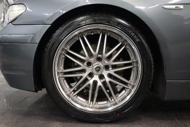 Begagnad BMW 730 218 HK (160 kW) 2005 Grå Sedan