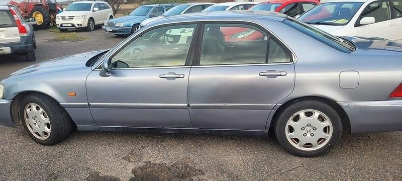 Begagnad Honda Legend 208 HK (152 kW) 1999 Grå Sedan