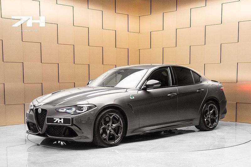 Begagnad 2024 Alfa Romeo Giulia Quadrifoglio Sedan | 899 000 kr - Bild 1/4