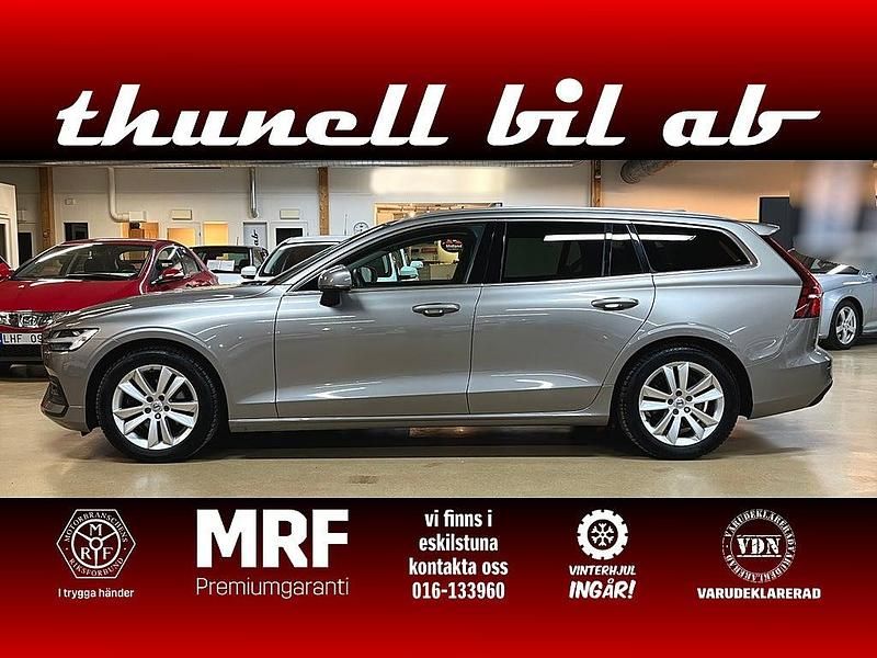 Grå Begagnad 2019 Volvo V60 Momentum Kombi | 254 500 kr (Marknadspris) - Bild 1/4