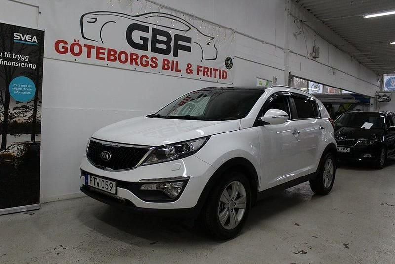 Vit Begagnad 2015 Kia Sportage SUV | 109 900 kr (Marknadspris) - Bild 1/4