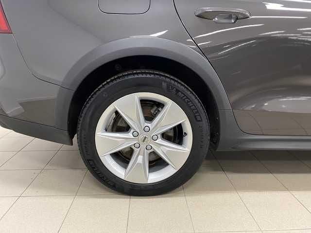 Begagnad Volvo V60 CC 250 HK (183 kW) 2024 Kombi