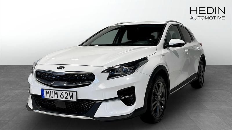 Vit (white) Begagnad 2021 Kia XCeed Advance SUV | 248 900 kr (Marknadspris) - Bild 1/4