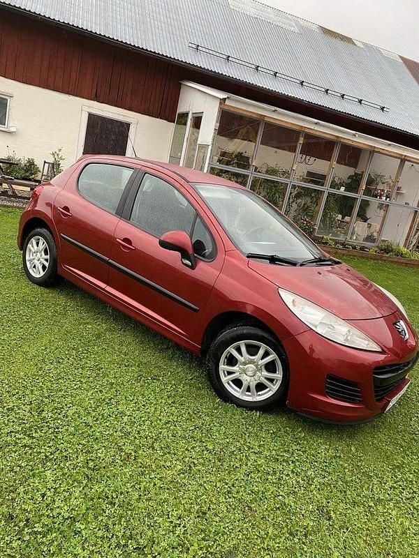 Röd Begagnad 2010 Peugeot 207 Halvkombi | 24 500 kr (Marknadspris) - Bild 1/4