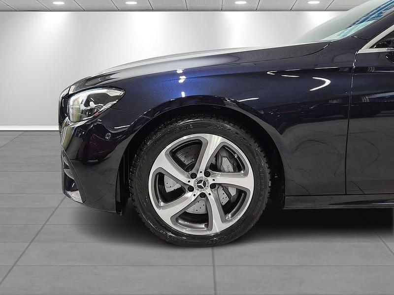 Begagnad Mercedes E400 AMG 330 HK (242 kW) 2022 Marinblå metallic Kombi