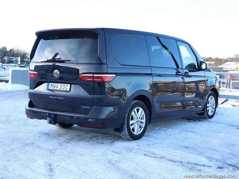Begagnad VW Multivan S 218 HK (160 kW) 2023 Svart Van