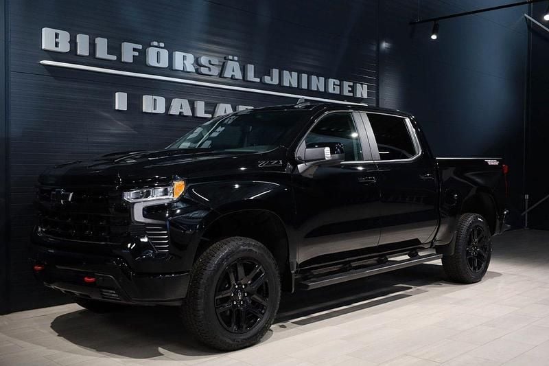 Svart Ny 2025 Chevrolet Silverado Van | 1 099 000 kr (Bra pris) - Bild 1/4