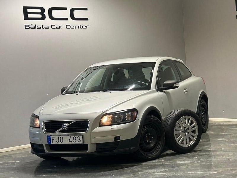 Vit Begagnad 2007 Volvo C30 Kinetic Halvkombi | 39 900 kr (Marknadspris) - Bild 1/3
