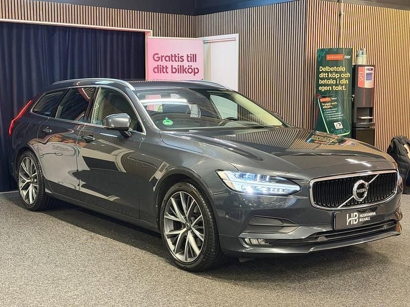 Grå Begagnad 2016 Volvo V90 Momentum Kombi | 219 900 kr (Bra pris) - Bild 1/4