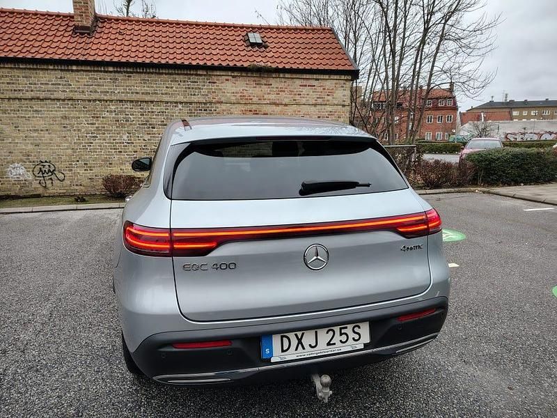 Begagnad Mercedes EQC400 300 kW (408 HK) 2020 Silvermetallic/svart/mörk blått läder SUV