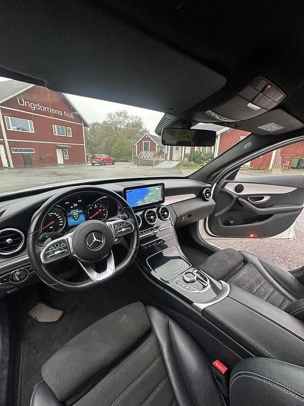 Begagnad 2019 Mercedes C200 AMG line Sedan | 254 000 kr (Lite dyr) - Bild 1/4
