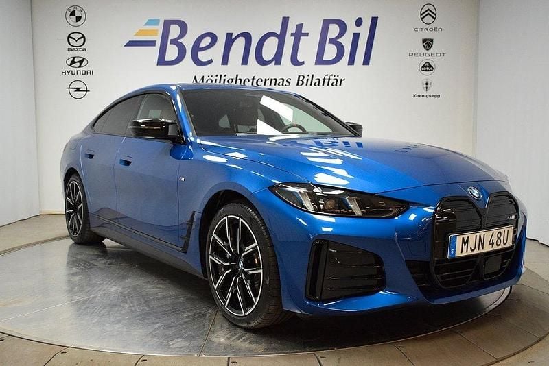 Mineralvit metallic Begagnad 2025 BMW i4 M Sport Sedan | 669 500 kr (Dyr) - Bild 1/3