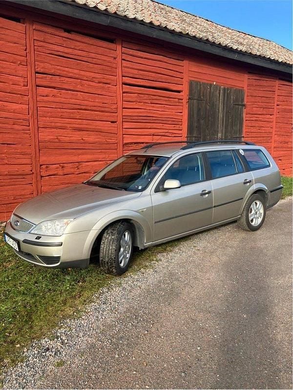 Grön Begagnad 2004 Ford Mondeo Kombi | 18 000 kr (Marknadspris) - Bild 1/4