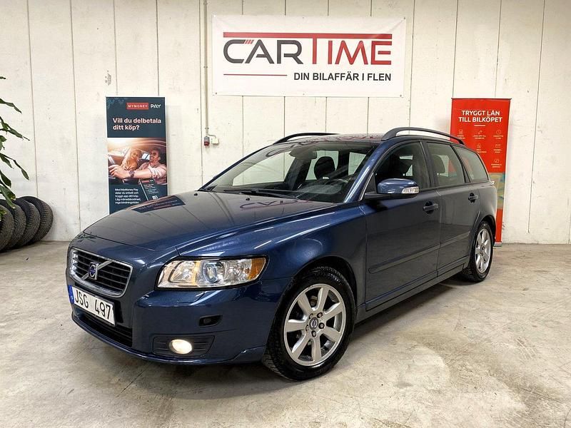 Blå Begagnad 2009 Volvo V50 Momentum Kombi | 49 900 kr (Marknadspris) - Bild 1/4
