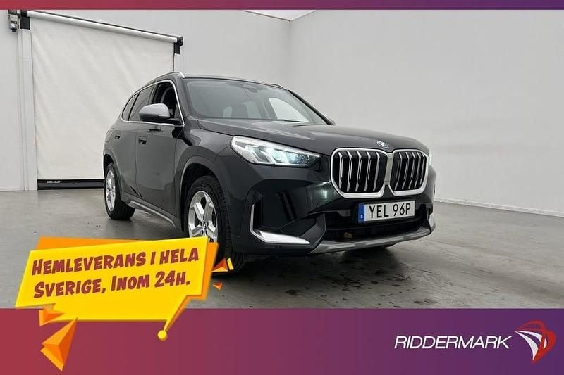 Svart Begagnad 2023 BMW X1 xLine SUV | 459 900 kr (Marknadspris) - Bild 1/3