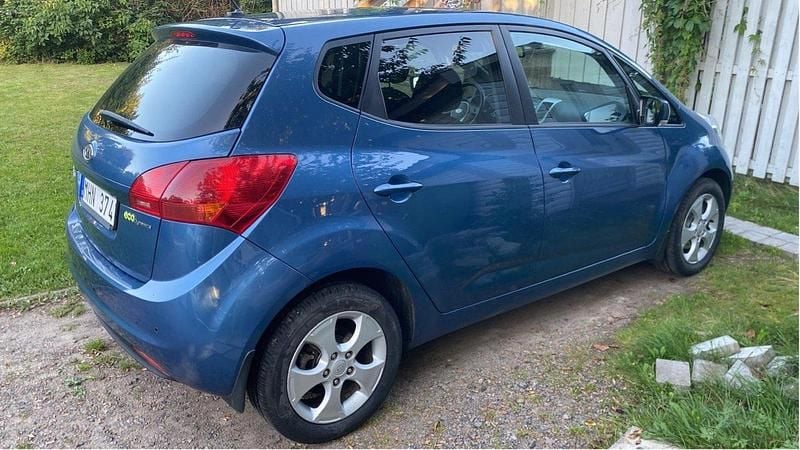 Blå Begagnad 2013 Kia Venga Comfort Halvkombi | 49 000 kr (Dyr) - Bild 1/4