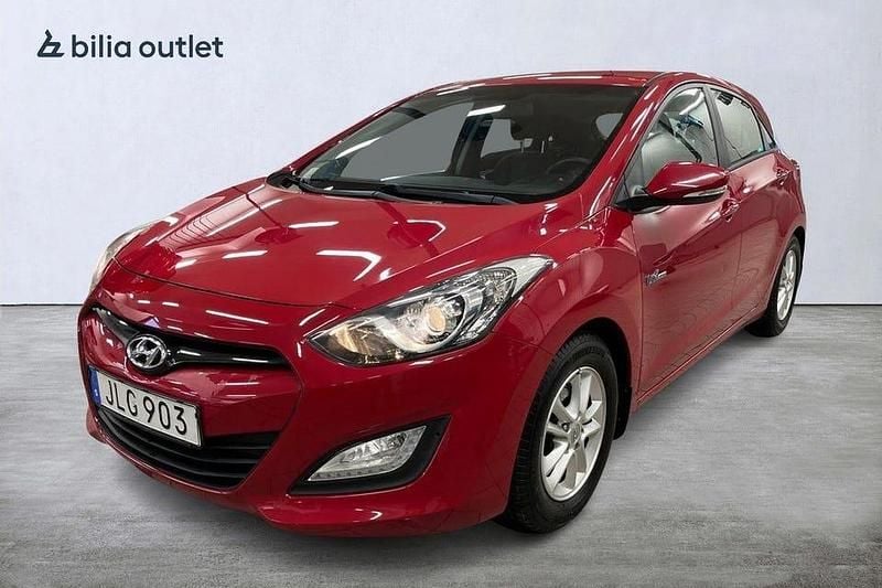 Begagnad Hyundai i30 110 HK (80 kW) 2014 Röd Halvkombi