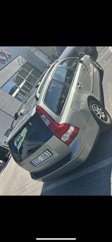 Grön Begagnad 2007 Volvo V50 Kinetic Kombi | 22 000 kr (Bra pris) - Bild 1/4