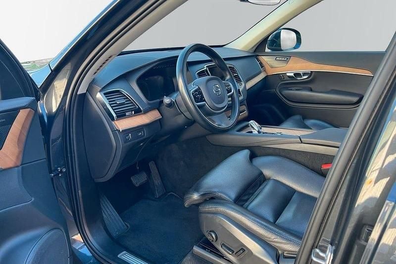 Grå Begagnad 2022 Volvo XC90 Inscription SUV | 549 800 kr (Superpris) - Bild 1/4