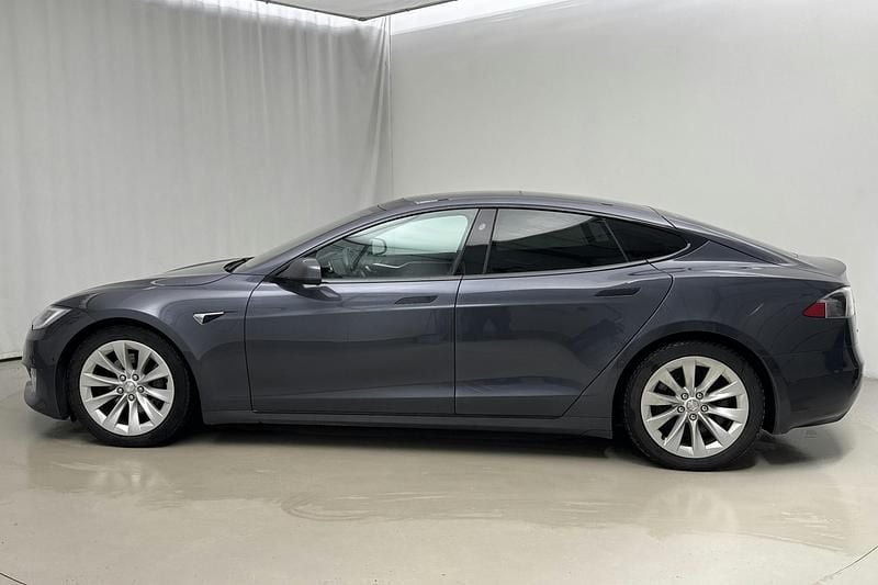 Begagnad Tesla Model S 311 kW (423 HK) 2016 Grå Halvkombi
