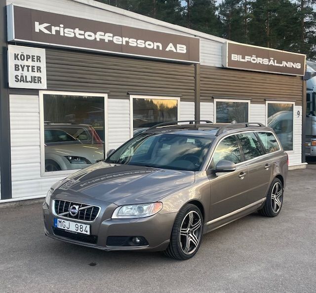 Grå Begagnad 2011 Volvo V70 Momentum Kombi | 99 900 kr (Lite dyr) - Bild 1/4