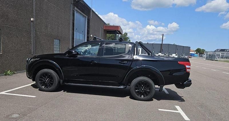 Svart Begagnad 2018 Mitsubishi L200 Pickup | 280 000 kr (Bra pris) - Bild 1/4