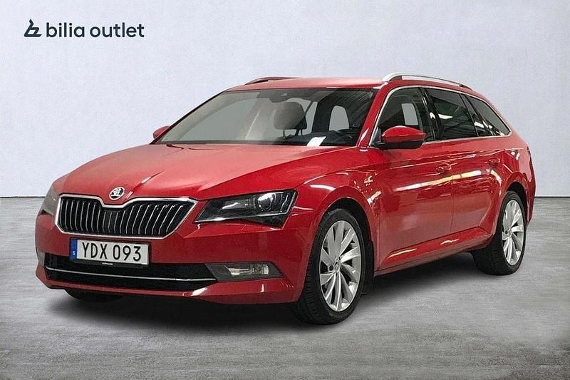 Röd Begagnad 2016 Skoda Superb LAURIN & KLEMENT Kombi | 189 900 kr (Marknadspris) - Bild 1/4
