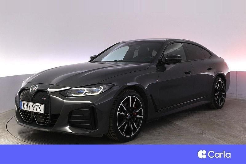 Grå Begagnad 2022 BMW i4 M Sport Sedan | 524 900 kr (Bra pris) - Bild 1/4