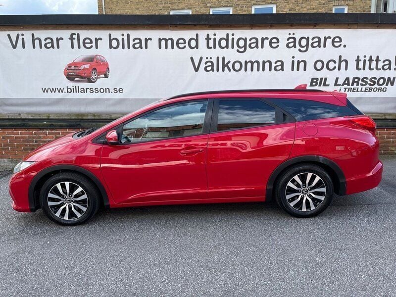 Röd Begagnad 2014 Honda Civic Sport Kombi | 81 000 kr (Marknadspris) - Bild 1/4