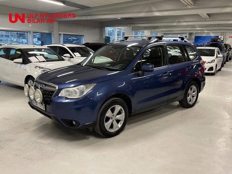 Mörkblå Begagnad 2013 Subaru Forester SUV | 139 900 kr (Marknadspris) - Bild 1/4
