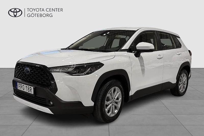 Vit Begagnad 2022 Toyota Corolla Cross Active SUV | 349 900 kr (Marknadspris) - Bild 1/2