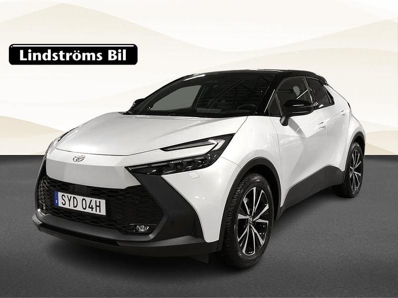 Vit Begagnad 2024 Toyota C-HR Style SUV | 399 000 kr (Marknadspris) - Bild 1/3