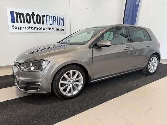 Begagnad 2015 VW Golf VII Highline Sedan | 129 000 kr (Marknadspris) - Bild 1/4