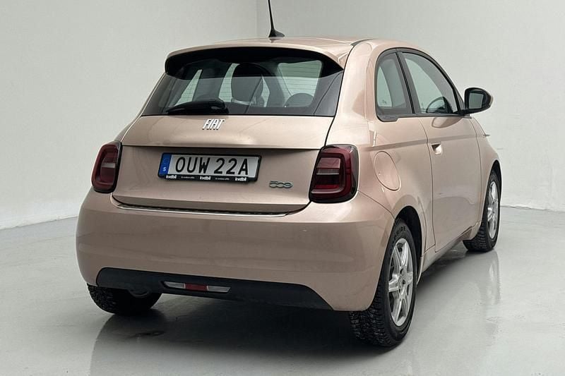 Begagnad Fiat 500e Icon 86 kW (118 HK) 2021 Gul