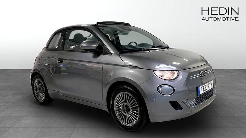 Grå (grey) Begagnad 2022 Fiat 500e Icon Halvkombi | 179 900 kr (Marknadspris) - Bild 1/4