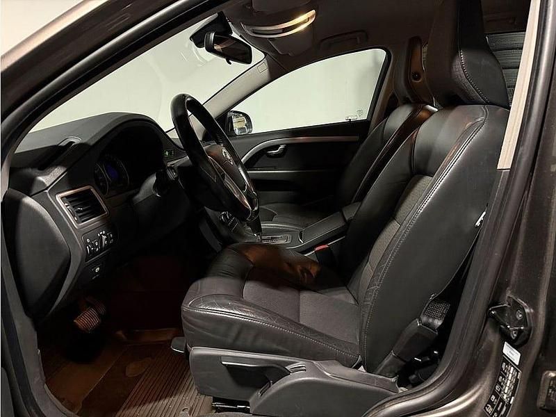 Begagnad Volvo V70 Momentum 231 HK (169 kW) 2010 Grå Kombi