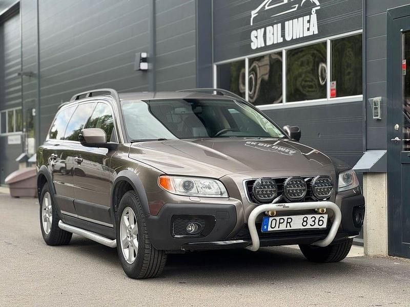 Grå Begagnad 2008 Volvo XC70 Summum | 69 900 kr (Marknadspris) - Bild 1/4