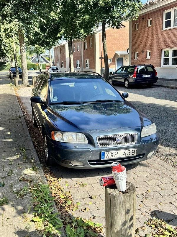 Blå Begagnad 2006 Volvo V70 Business Edition Kombi | 18 500 kr (Marknadspris) - Bild 1/4